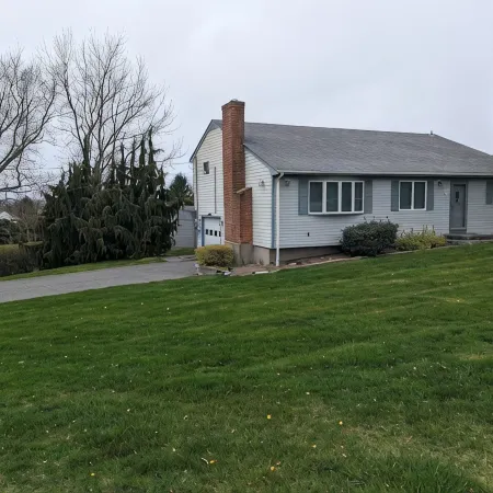 Quiet family escape and just 5min drive to the beaches.
