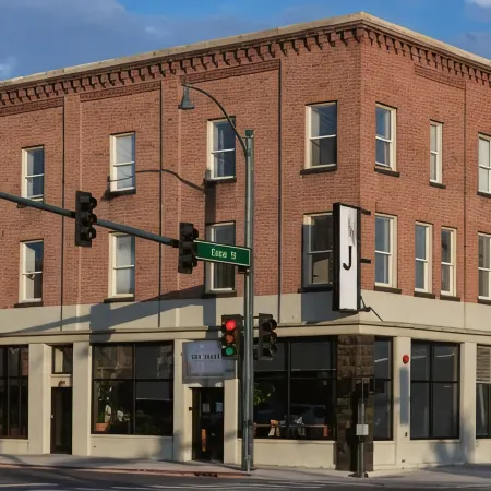 The Jesse Hotel & Bar