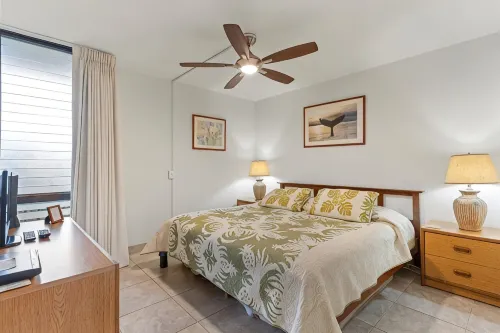 Quiet, comfortable and across from gorgeous Charley Young beach - 2-Star