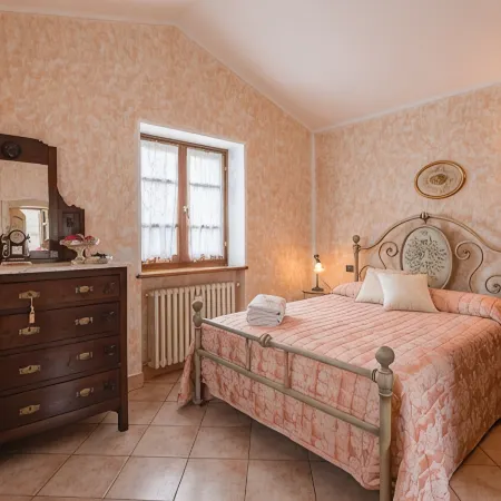 Corte della Luna, elegant villa with swimming pool surrounded by a suggestive olive grove
