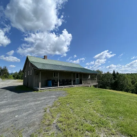 Northern Maine Large Cabin 4 • Wifi • Kitchen • AC