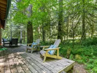 Cozy Cascade Cabin. Relaxing Hot Tub, Secluded, Spacious and Creek Nearby - 4-نجوم