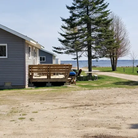 2bed 1bath LAKE MI Fishing Cabin WiFi AC Deck Firepit Kayak Paddle Boat Dock #8
