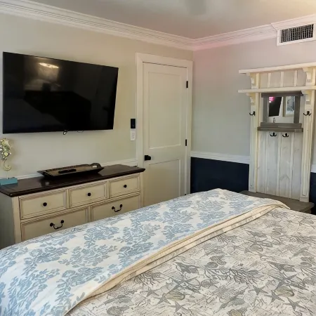 Crystal Sands- Beachfront and Sweeping Gulf Views + Free Beach Service