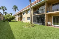 The Beach Pad~5 Min Walk to Beach~Pool-Boat Access - 부티크
