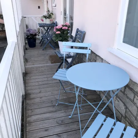 Seaside two bedroom flat with parking opposite path onto beach