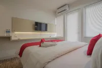 RedDoorz Apartment @ Sentul Tower - Pensions