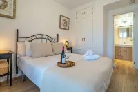 Golf View Apartment Torrequebrada – 2Br/2BA, Pools & Gym, Sleeps 6 - 2-Star
