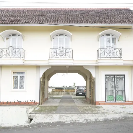 Rehat at Linggarjati - Kuningan