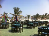 Kunta Kinteh Beach Complex - بار
