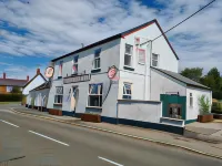 The Red Lion - parking