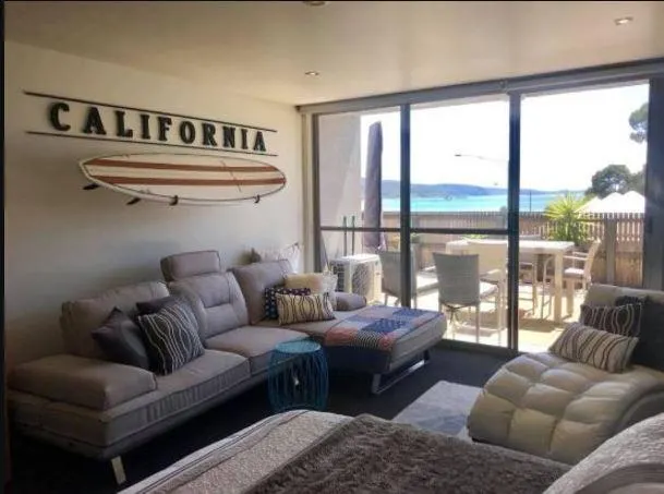 Lorne World Rooms Photos