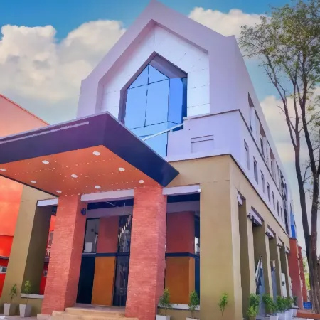 Manomon Residence Отели рядом с достопримечательностью «Парк Расчаданусорн»