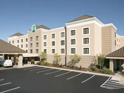 Embassy Suites by Hilton Cleveland Beachwood Hotels in Beachwood