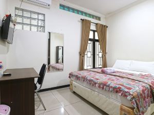 Saloka Guest House dan Residence