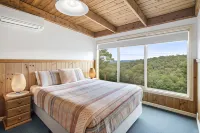 Lorne Bush House Cottages & Eco Retreats Hotel di Lorne