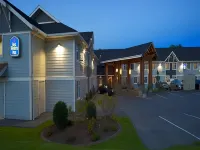 Best Western Plus Country Meadows Inn Hotel dekat Trinity Western University