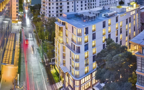 UHG四分之一隆齊飯店