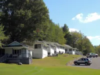 West Winds Motel & Cottages