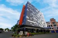 HORU Hotel Mangga Dua Square Hotels near PIK 1