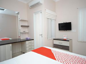 Super OYO 270 Madinah Residence Syariah