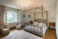 Villa with Pool in Provence -Villa Romantique Sleeps up to 12+4 in Optional Gite
