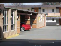 Canberra Lyneham Motor Inn - Motels