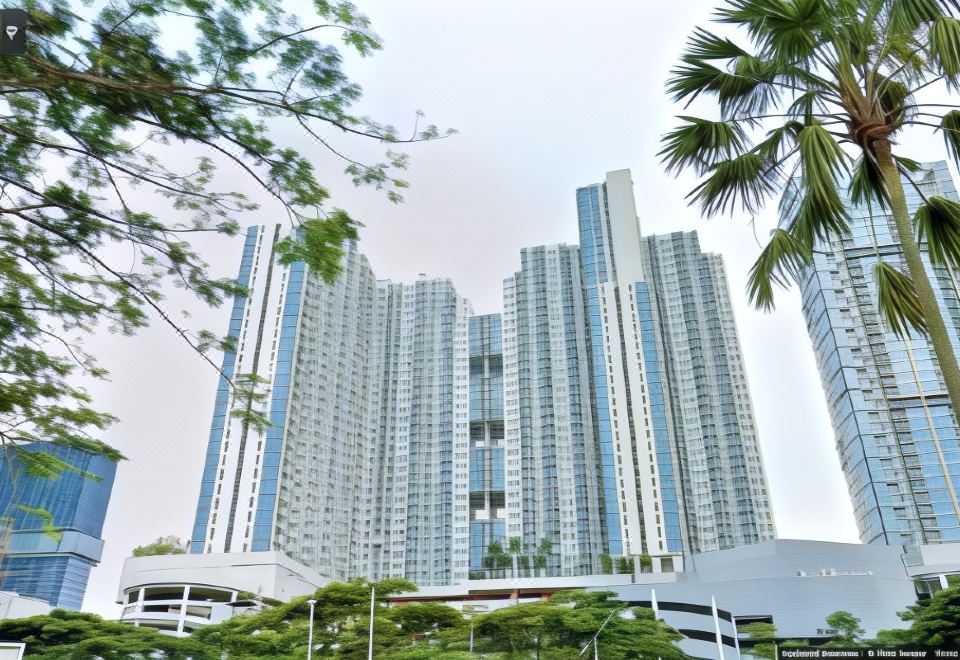 2 BR | ANDERSON 아파트먼트의 넓은 거실 공간 이미지