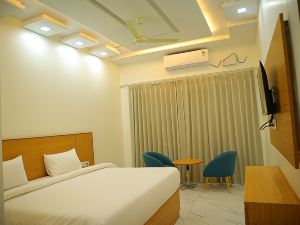 Hotel Shri Radha Orchid Barsana
