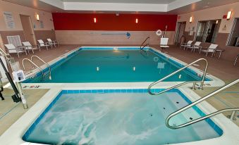 Holiday Inn Express & Suites Columbus - Easton Area