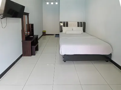Surya Abadi Homestay Syariah RedPartner Hotell i Jatijajar