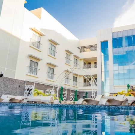 Roy's Hotel and Convention Center