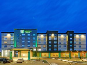 Holiday Inn Hotel & Suites - Calgary Airport North, an IHG Hotel