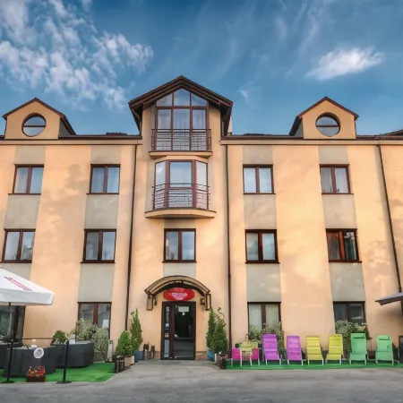 Hotel Petrus Отели рядом с достопримечательностью «Дебники»