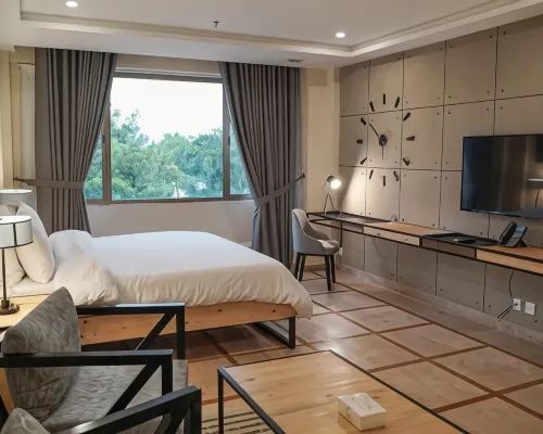 Roomy Signature Hotel, Islamabad Hotels near F-6 Sector
