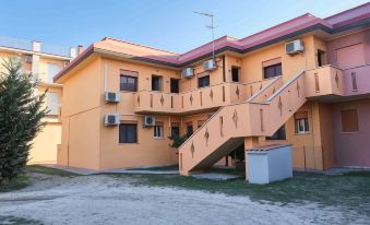 Peaceful Flat with Direct Beach Access