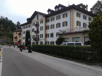 Hotel du Lac Parc & Residence Hotels in Province of Trento