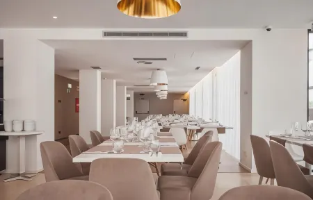 Essence Inn Marianos Hotel