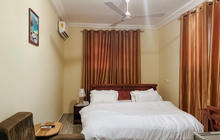 Senalli Hotel