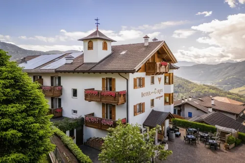 Hotel Tirol- Natural Idyll فنادق في Segonzano