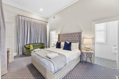 Mini Compact Suite The Houston Photo