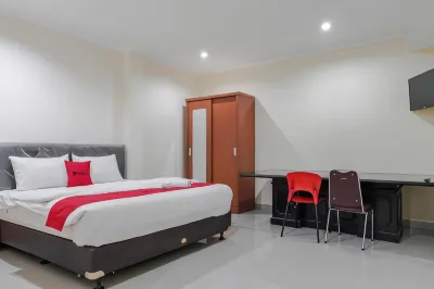 RedDoorz @ Jalan Biak Roxy Jakarta Hotels in Central Jakarta City