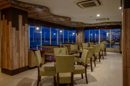 Infinity Hotel Jambi by Tritama Hospitality Отели в г. Джамби