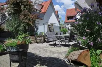 Löwen Hotel & Restaurant Hotel dekat Das Hundertwasserhaus in Plochingen