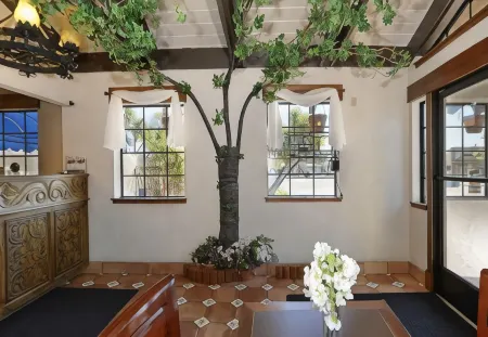 Travelodge by Wyndham Concord Отели в г. Конкорд