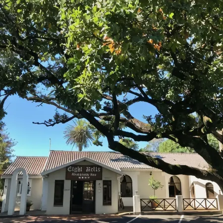 Eight Bells Mountain Inn