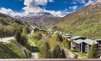 Alpeen Hotel