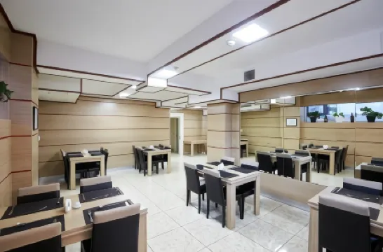 Nobel Hotel Отели рядом с достопримечательностью «Центр Гейдара Алиева»