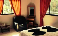 Kandy View Hotel - Kolam Renang Peribadi