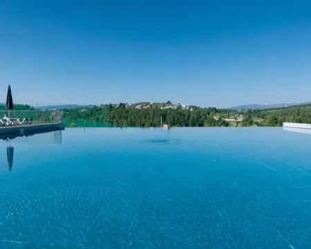 ホテル カジノ シャベス シャベシュのホテル